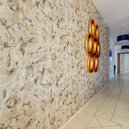Modern 2br Apartment