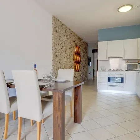 Modern 2br
