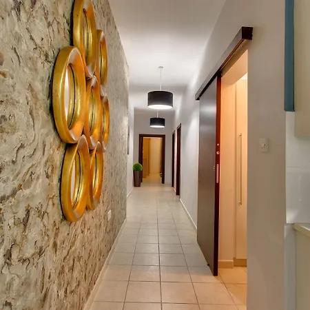 Modern 2br Apartment