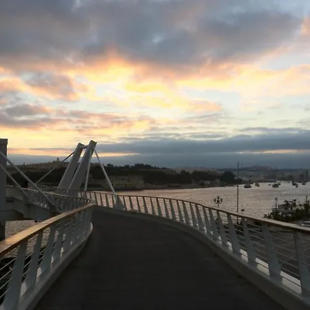 Modern 2br Apartamento Sliema